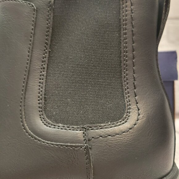 Dockers Men's Townsend Slip Resistant Faux Leather Comfort Boots - Picture 4 of 8